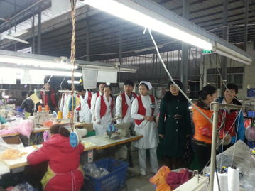 驱车送医到工厂 真情服务为老人——自治区人民医院团委组织青年医务人员赴马山县开展学雷锋义诊活动