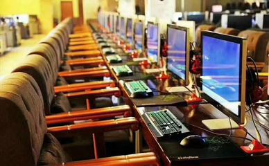 招聘信息 重庆主城工厂岗位，月薪四千左右，包吃住，可报销车费